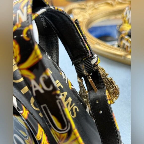 🆕 VERSACE JEANS COUTURE 🧿 NWOB Logo Couture Kirsten Heeled Sandals, Black Sz 7 - Picture 16 of 16